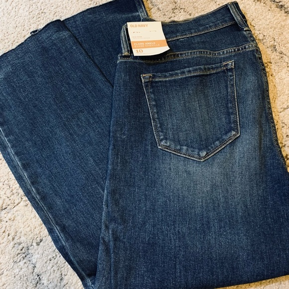 Old Navy Flare Fit Jeans - Picture 1 of 9